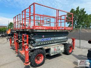 lot 28 image: Skyjack SJ7135RT rough terrain scis...