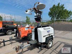 lot 30 image: Allmand Night-Lite Pro II V-Series,...