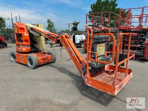 lot 34 image: JLG E300AJP electric articulated bo...