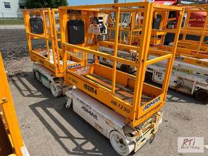 lot 38 image: (2) Hy-Brid PS-1230 electric scisso...