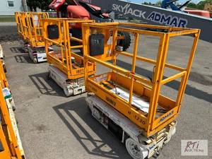 lot 40 image: (2) Hy-Brid HB-1230 electric scisso...