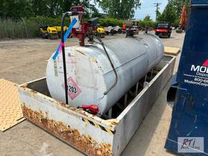 lot 41 image: 1,000 gallon gas tank with electric...
