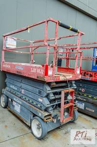 lot 42 image: SkyJack 4632 electric scissors lift...