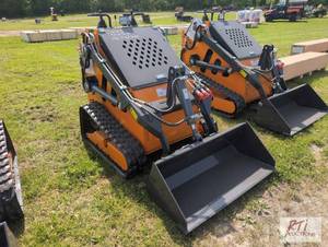 lot 15 image: LandHonor T460 track skid loader, 4...