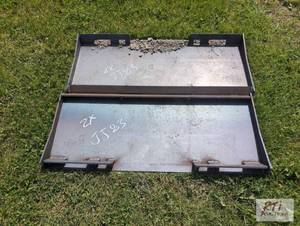lot 92 image: 2X Skid loader adapter plate. MDI ...