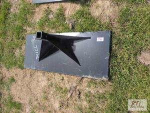 lot 107 image: Kivel hitch receiver for skid loade...
