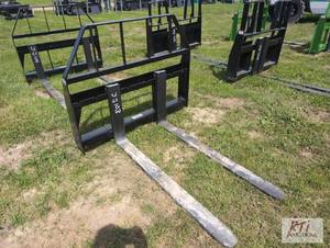 lot 108 image: Kivel 3500lb pallet forks with 48in...
