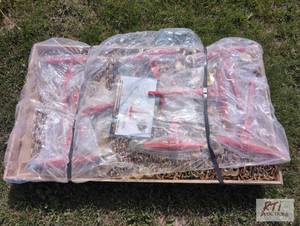 lot 153 image: Crate of chains and binders, includ...