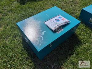 lot 157 image: Crate of ratchet binders including ...
