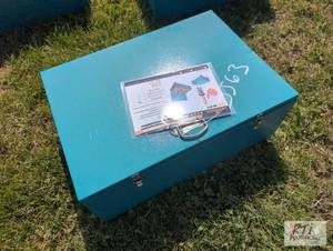 lot 159 image: Crate of ratchet binders including ...
