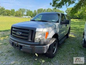 lot 6 image: 2010 Ford F150 REGULAR CAB PICKUP. ...