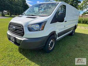 lot 9 image: 2015 Ford Transit van. VIN1FTRN1ZM...