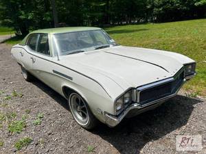 lot 13 image: 1968 Buick Skylark sedan. VIN 4336...