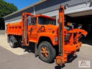 lot 37 image: 1994 Ford L9000 Dump Truck. 38,700G...