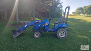 lot 72 image: New Holland TZ22DA Tractor. 4WD sub...