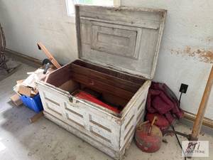 lot 132 image: Antique toolbox.�This item is...