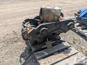 lot 134 image: CF Excavator Hydraulic Coupler with...