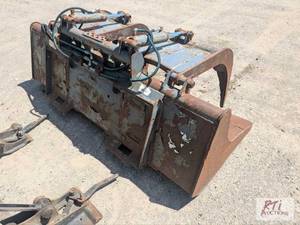 lot 136 image: Grapple Bucket for SSL.&nbspItem i...