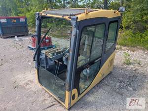 lot 139 image: Komatsu Excavator Cab.&nbspItem is...