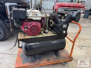 lot 152 image: Ingersoll Rand T30 air compressor. ...