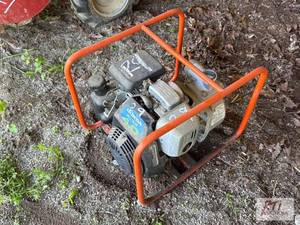 lot 165 image: Trash pump. Honda GC135 4.0 HP engi...
