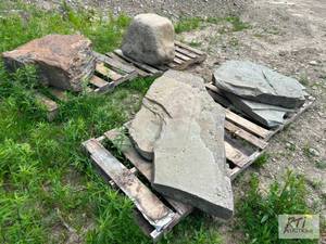 lot 175 image: 4X Pallets of landscape stone. Sell...