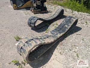 lot 198 image: (2) 400 x 72.5 x 76 Rubber Tracks.&...