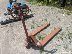 lot 223 image: Pallet Jack. Brown.&nbspItem is lo...