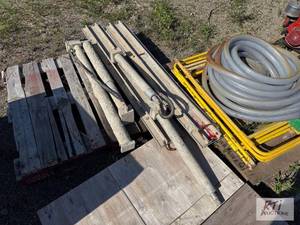 lot 229 image: Pallet of shoring pieces.&nbspUnkn...