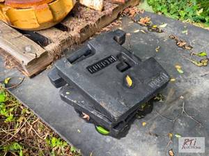lot 237 image: 4X Kubota Tractor weights. 100LB ea...