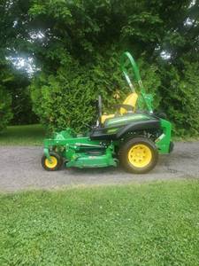 lot 82A image: John Deere Z925M commercial zero turn mower
