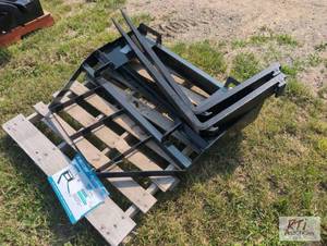 lot 3 image: AGT pallet forks for skid loader wi...