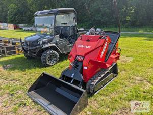 lot 37 image: AGT SDA-140T ride on tracked mini s...