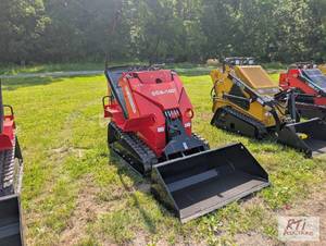lot 40 image: AGT SDA-140T ride on tracked mini s...
