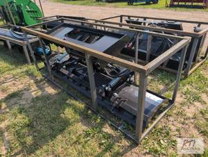 lot 80 image: AGT 84in dozer blade for skid loade...
