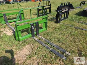 lot 84 image: Kivel 3500lb pallet forks, John Dee...