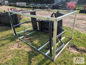 lot 94 image: Wolverine 80in hydraulic bale hugge...