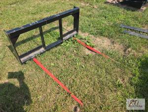lot 102 image: Kivel dual prong bale spear for ski...