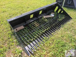 lot 104 image: Wolverine 78in rock bucket with hig...
