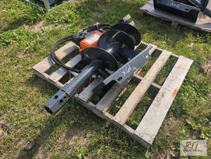 lot 115 image: Wolverine hydraulic post hole digge...