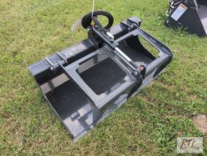 lot 123 image: Wolverine 44in grapple bucket for m...