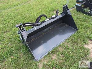 lot 127 image: Wolverine 48in MP bucket for mini s...
