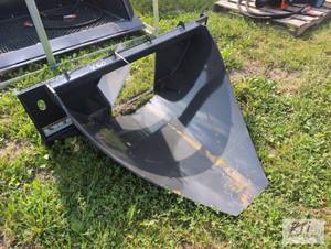 lot 137 image: Wolverine 36in tree spade bucket. ...