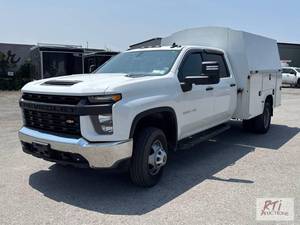lot 1 image: 2021 Chevrolet Silverado 3500HD uti...