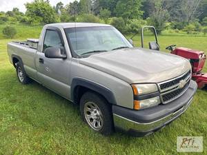lot 15 image: 2006 Chevrolet Silverado regular ca...
