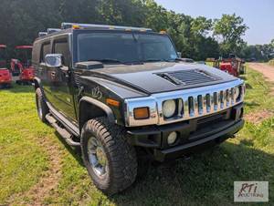 lot 28 image: 2003 H2 Hummer, 4WD, leather, heate...