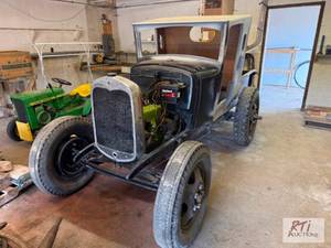 lot 39 image: 1929 Doodlebug. Runs and drives. BI...