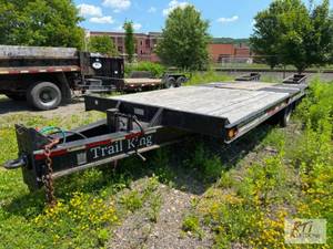 lot 48 image: 2000 Trail King Trailer. Tag-a-long...
