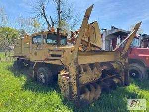 lot 86 image: 1964 Oshkosh snow blower. SN 810...