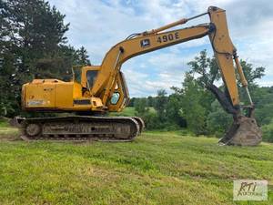 lot 88 image: John Deere 490E excavator. 10465 ho...